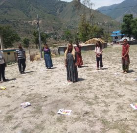 पीसबिन बाजुरा कोल्टि कार्यालयबाट १८ लाख बराबरको स्वास्थ्य समग्री र बिउ बितरण