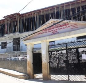 बाजुराकाे बडिमालिका नगरपालिकाले कागजमा ३० किलो, दिइयो ७ किलो मात्रै