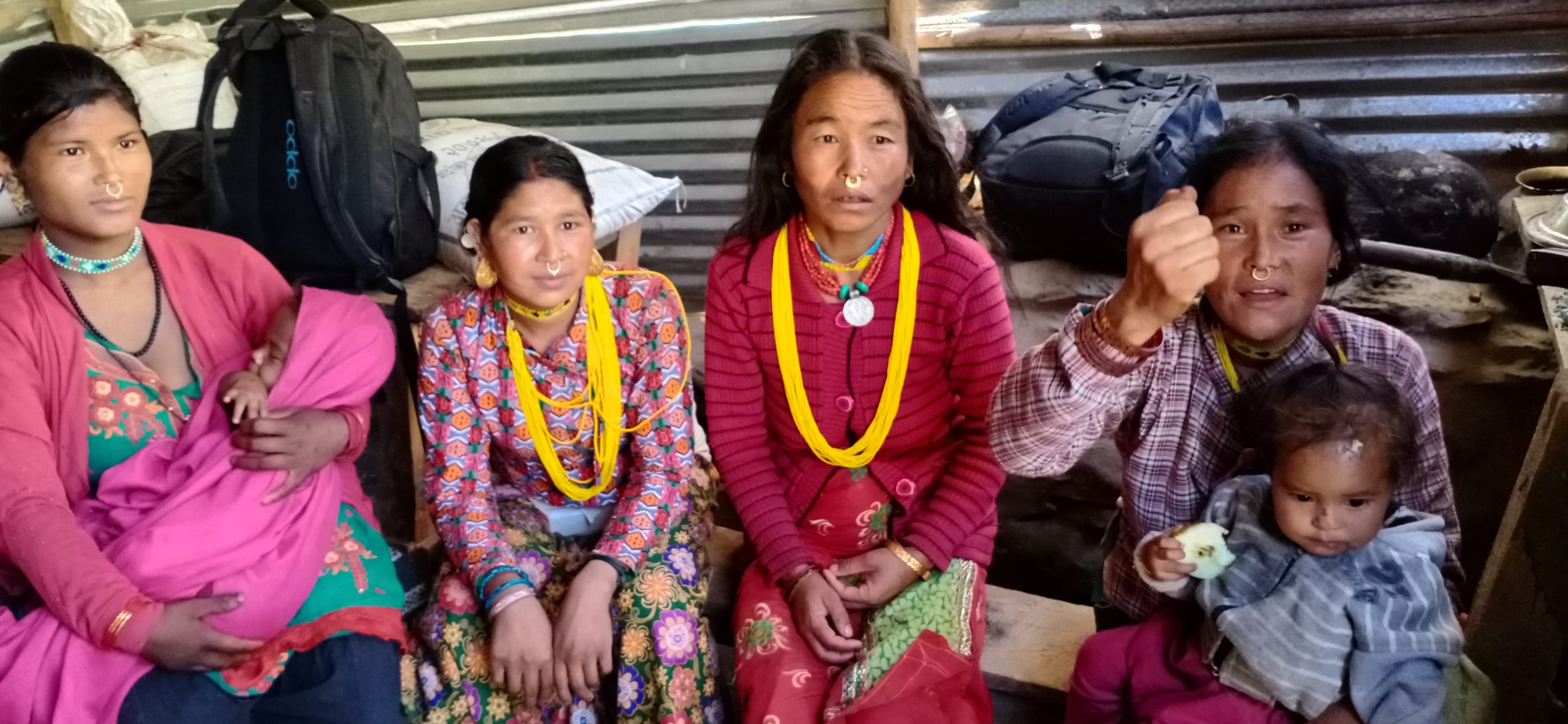 बाजुराकाे कवाडी डिपोमा चामल नहुँदा गाँउमा खाद्य संकट