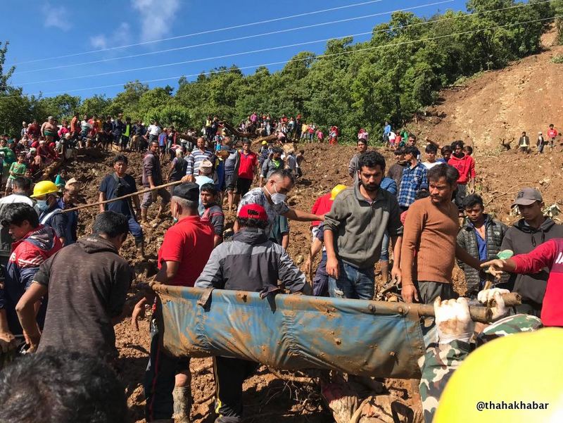 दुर्लुङ पहिरोका मृतकहरुको सामूहिक अन्त्येष्टि