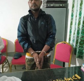 सुन र नगद सहित बुटवलका श्रेष्ट बाजुरामा  पक्राउ