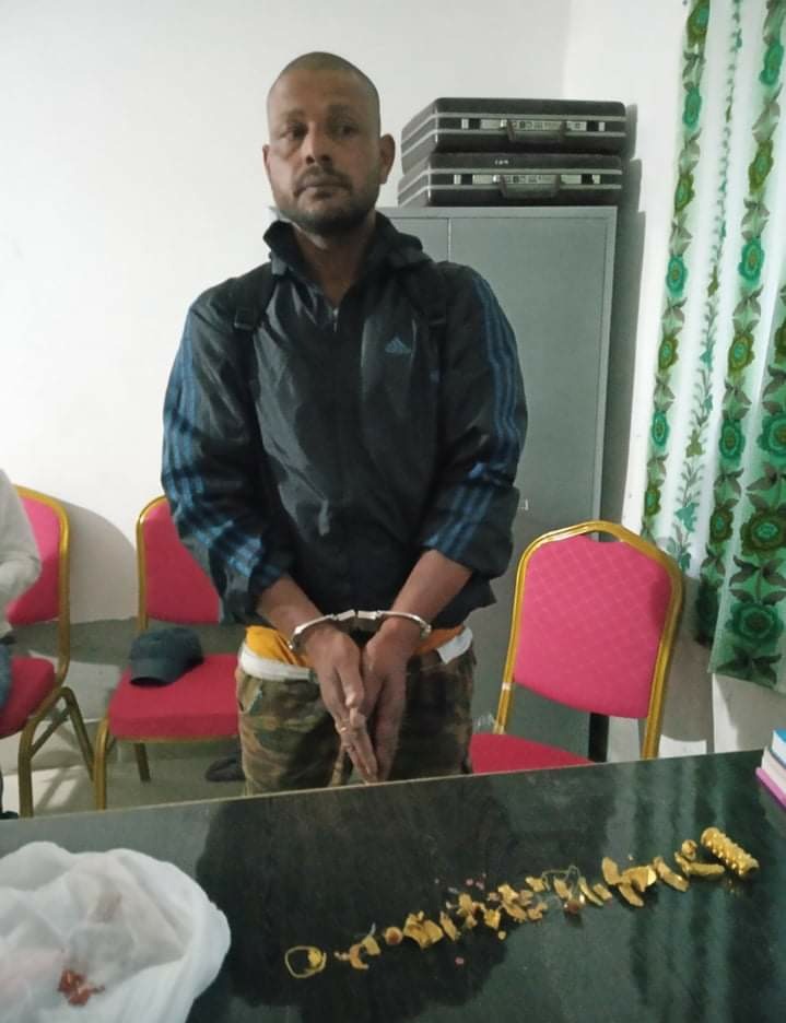 सुन र नगद सहित बुटवलका श्रेष्ट बाजुरामा  पक्राउ