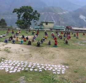 क्वारेन्टिनमा बसेकालाई  आयुबेर्द कार्यालय बाजुराबाट योगा शिबिर