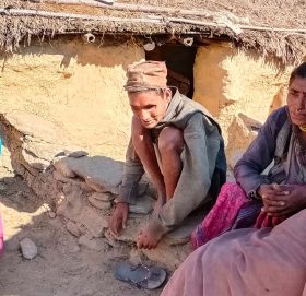 बाजुरामा एक दलित परिवार नागरिकता बिहिन, सरकारी सेवा बाट बञ्चित