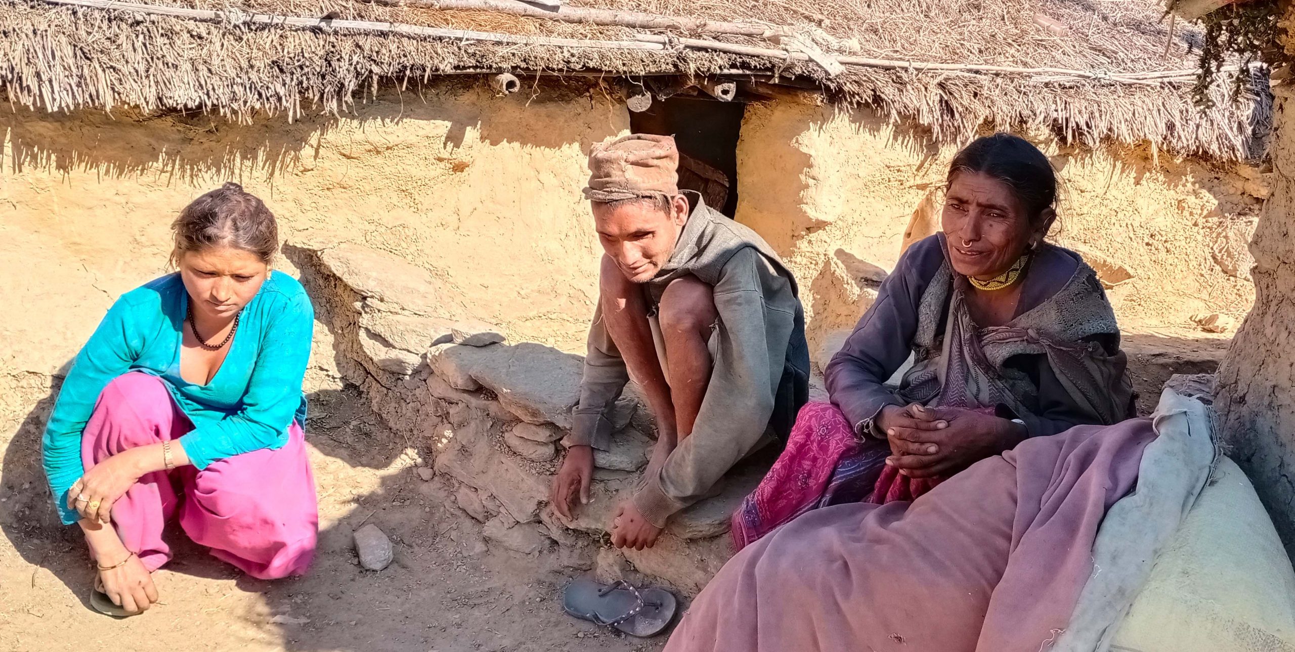 बाजुरामा एक दलित परिवार नागरिकता बिहिन, सरकारी सेवा बाट बञ्चित