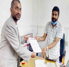 जिल्ला सरकारी वकिल कार्यालयमा ज्ञापनपत्र बुझायो