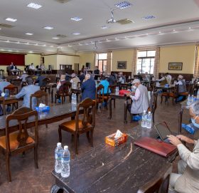 नेकपा बैठक : भीम रावल कड्किएपछि हटाइयो ओली र प्रचण्डको सोफा, धुम्बाराहीमा बैठक सार्न माग