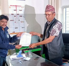 खाध्य अधिकार संजालद्धारा स्थानिय तहलाई सुझाव पत्र बुझायाे