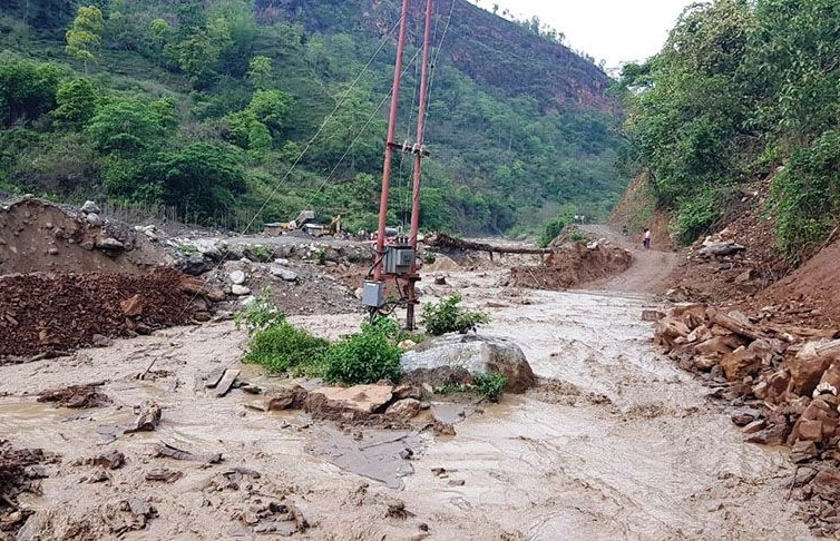 बाढीले तल्लो पिलुवाखोला जलविद्युत् आयोजनामा क्षति