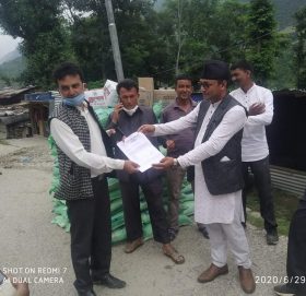 मानबिय सेवामा अनेकौं प्रयास संस्थाद्धारा बुढीगंगा नगरपालिकालाई खाद्यान्न सहयोग