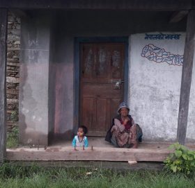 बाजुराकाे पहिरो प्रभाबित क्षेत्रमा रेडक्रसद्धारा राहत बितरण