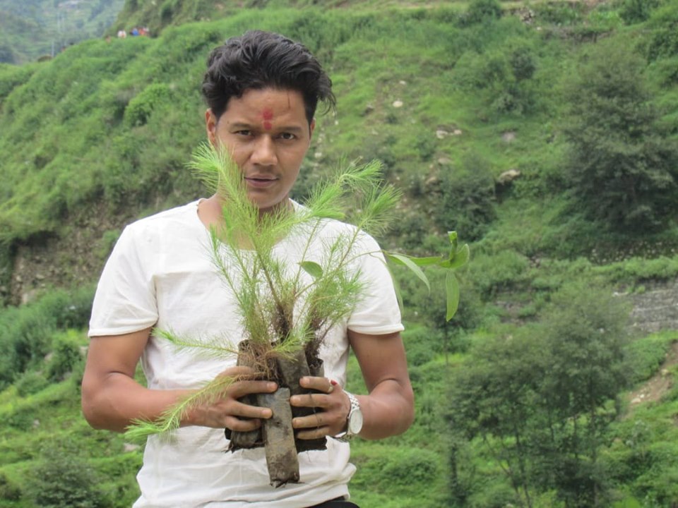 जन्म उत्सबमा बृक्षारोपण