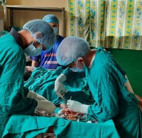 डाक्टर गोबिन्द केसीले काेल्टिमै गरे बिरामिकाे अप्रेसन