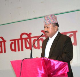 बझाङको पहिरोबाट विस्तापित परिवारका लागि व्यवसायी हमालद्वारा ५१ हजार सहयोग