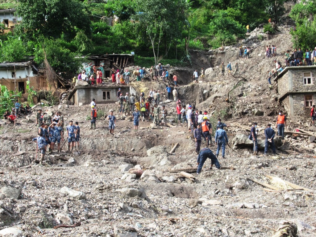 ८ दिनसम्म भेटिएनन् बझाङ पहिरोमा हराएका युवक, प्रहरी टोली फर्कियो