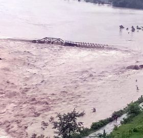 बाढीपहिराेबाट १६ सय जनाभन्दा बढी विस्थापित