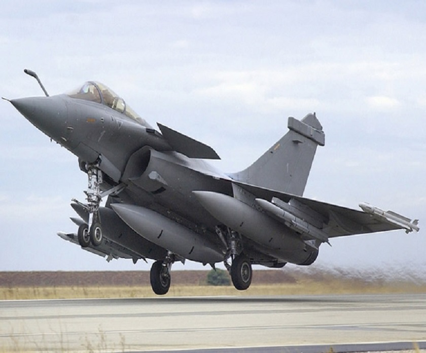 जब ईरानले मिसाइल हान्यो, भारत ल्याइँदै गरेको राफेल विमानका पाइलटहरु लुक्न थाले !