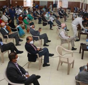 कांग्रेस बैठकमा भनाभन :  नागरिकतामा देउवाको लाइन खारेज !