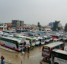 कैलालीका नदीमा आएको बाढीले सय बढि घर डुवानमा