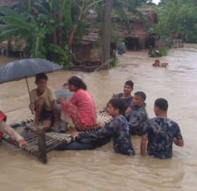 कैलालीमा ६ हजार घर डुबानमा, दुई हजार विस्थापित, तीन जना बेपत्ता