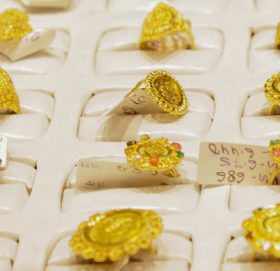 सुनको मूल्य तोलाको १ लाख ३ हजार ५ सय, चाँदी ६० रुपैयाँले महँगियो