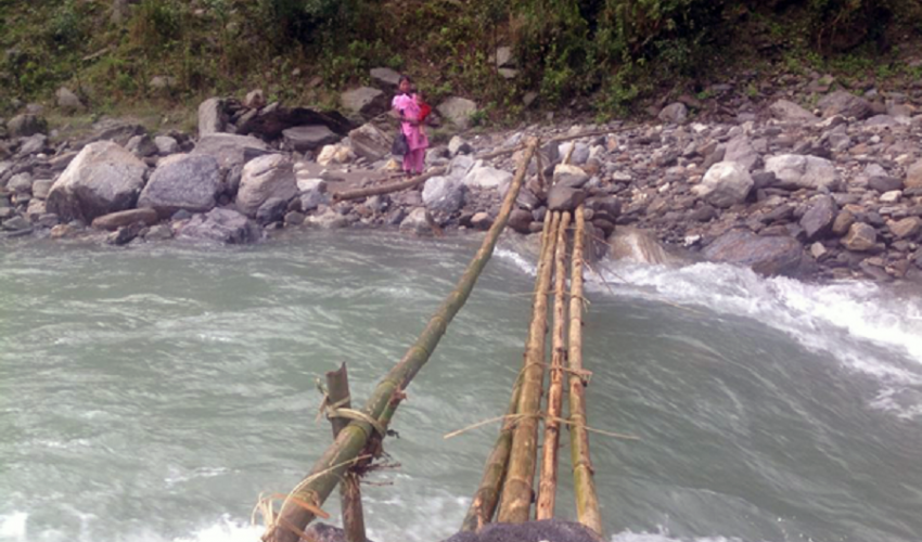 पुल नहुँदा स्थानीयलाई सास्ती