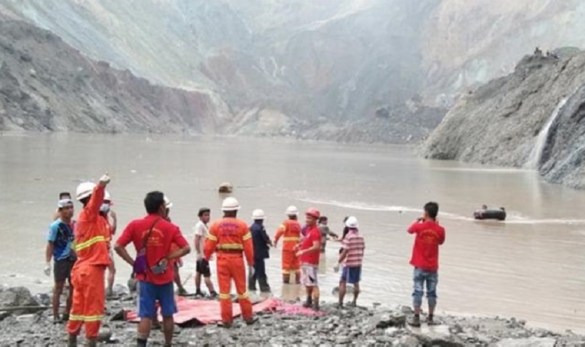 पहिरोमा परी कम्तीमा ५० जनाको मृत्यु