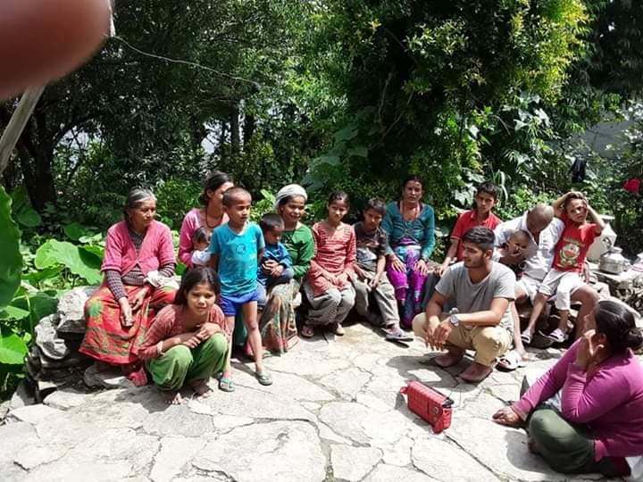 रेडियो कार्यक्रम सिक्दै सिकाउंदै