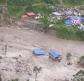 संखुवासभा र सिन्धुपाल्चोकको बाढीपहिरोमा बेपत्ता ३४ जना अझै भेटिएनन्