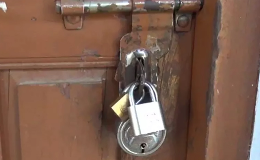 खप्तड छेडेदह गा.पा .बडा नं. ६ काे बडा कार्यलयमा तालाबन्दी