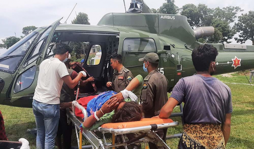 अछामबाट गर्भवतीको हेलिकप्टर मार्फत उद्धार