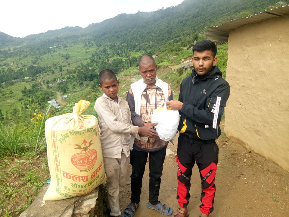 सामाजिक सेवामा तल्लीन १८ बर्षिय युवा पारस