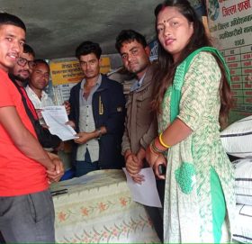 प्रेश युनियन बाजुरा शाखाले पत्रकार महांसघ बाजुरा शाखालाई ज्ञापन पत्र बुझायाे