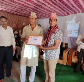 साग गेममा पदक विजेता फेन्सीङग खेलाडी शाहीलाई स्वामीकार्तिक गाउपालिका द्वारा सम्मान