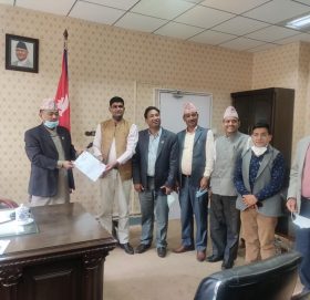 सडक चाडो संचालनको लागि नेकपाका नेताले गराए सरकारको ध्यान आर्कषण