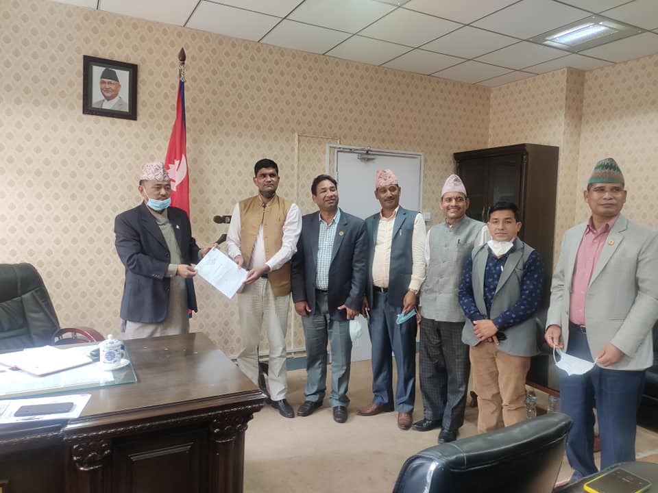 सडक चाडो संचालनको लागि नेकपाका नेताले गराए सरकारको ध्यान आर्कषण