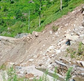 एक महिना देखी साँफे मार्तडी सडक अबरुद्ध