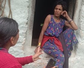 उपमेयर कबिता बिष्ट बाढीपिडितको घर पुग्दा……….