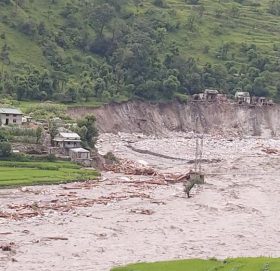 राप्कादेखि सेरा बगर सम्म बुढीगंगा नदीले पुर्‍यायकाे क्षेती (तस्बीर सहीत )