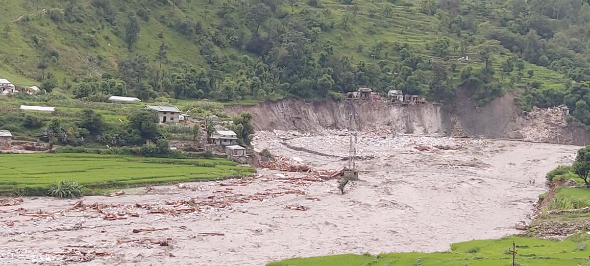 राप्कादेखि सेरा बगर सम्म बुढीगंगा नदीले पुर्‍यायकाे क्षेती (तस्बीर सहीत )