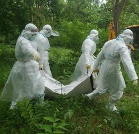 कोरोना संक्रमणबाट मृत्यु भएका अछामका पुरुषको शव जंगलमा गाडियो