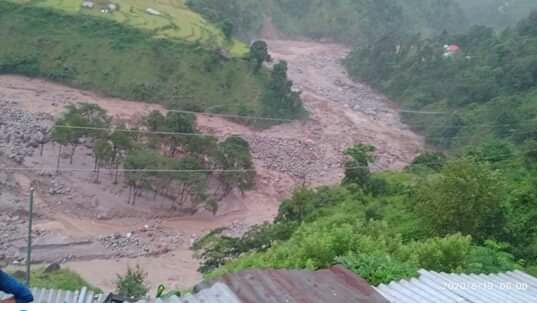 हिजो रातिको अविरल बर्षाले माैरेकाे  त्रिवेणी धाम बगायाे