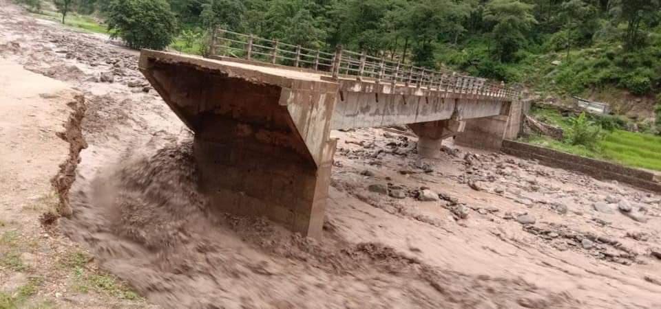 अछाममा बाढीले बगाएर ४ जनाको मृत्यु, १९ बेपत्ता