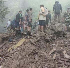 बझाङको बुङगलमा पहिरो जाँदा ४ घाईते २ बेपत्ता