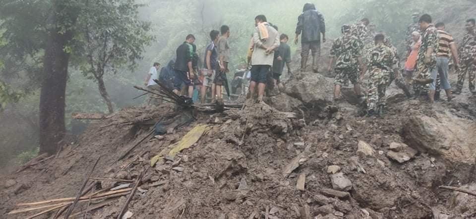 बझाङको बुङगलमा पहिरो जाँदा ४ घाईते २ बेपत्ता