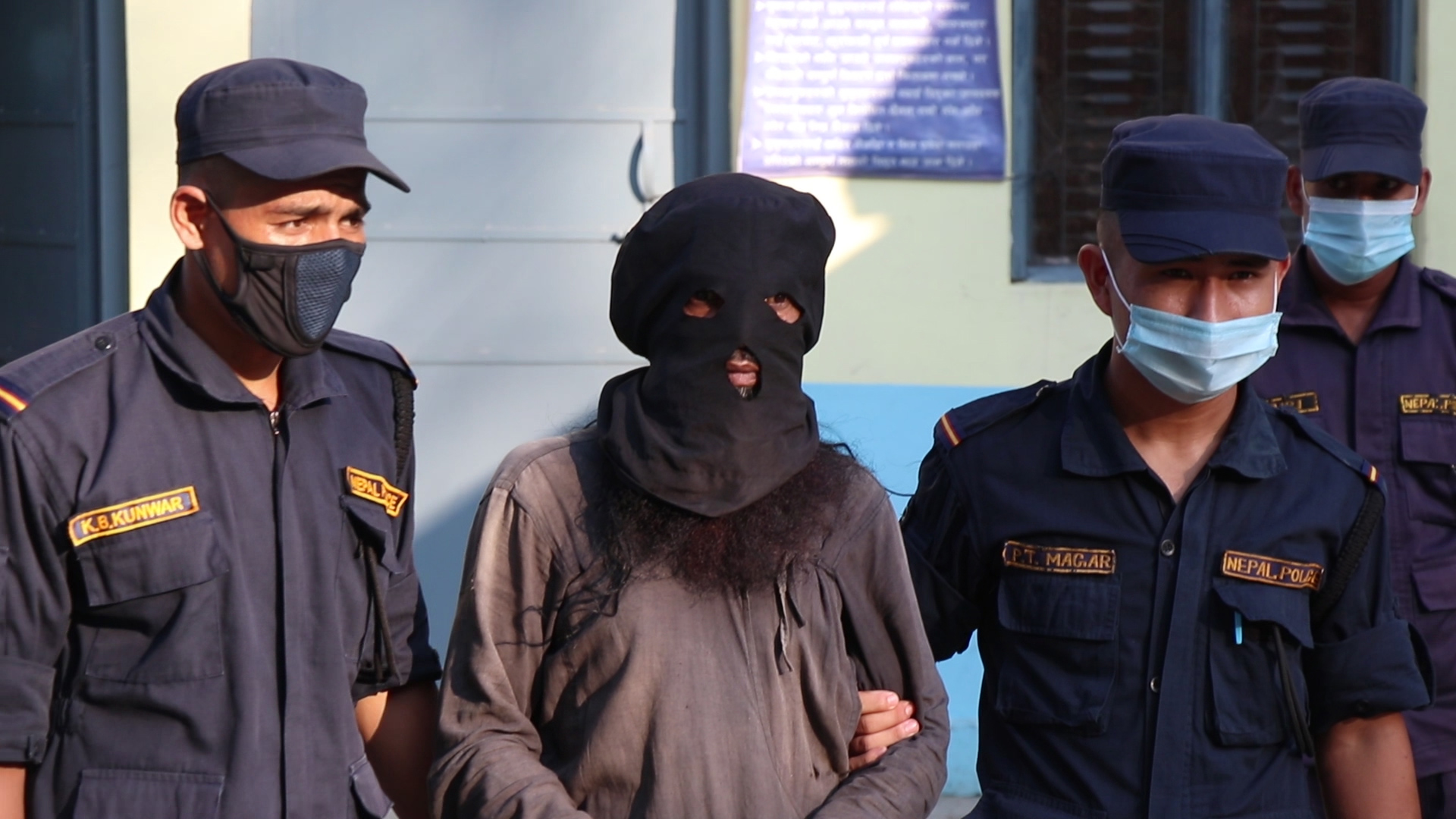 जबर्जस्ती गरेकाे अाराेपमा एक जना बाबा पक्राउ