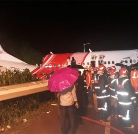 भारतको केरलामा विमान दुर्घटना १७ जनाको मृत्यु