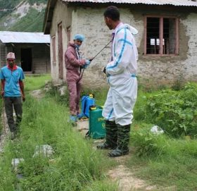 पीसबिन बाजुराद्धारा क्वारेन्टाईन निर्माण गरिएका बिद्यालयहरु निर्मलिकरण