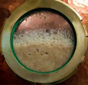 छोरीको ‘दिसा खुवाएर  गरियो बाबुकाे उपचार