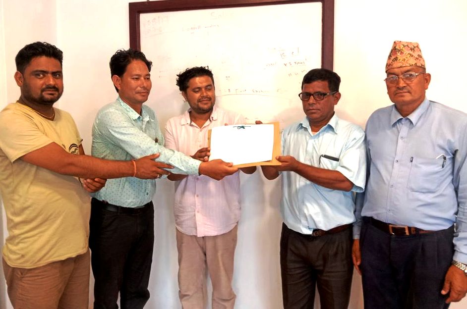 पदम खत्री स्मृती प्रतिष्ठानद्वारा बाजुरा पहिरो पिडितका लागि राहत संकलन अभियान सुरु